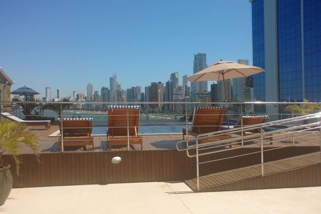 Piscina A Beira-Mar, Tranquilidade E Qualidade No Melhor De Bc Balneário Camboriú エクステリア 写真