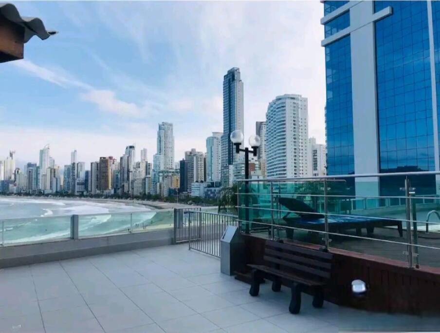 Piscina A Beira-Mar, Tranquilidade E Qualidade No Melhor De Bc Balneário Camboriú エクステリア 写真