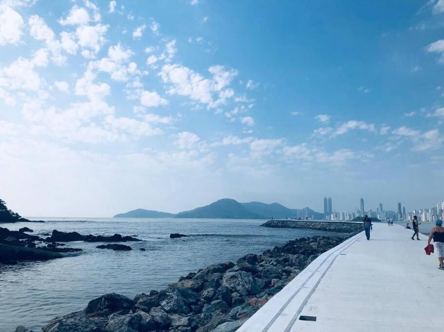 Piscina A Beira-Mar, Tranquilidade E Qualidade No Melhor De Bc Balneário Camboriú エクステリア 写真