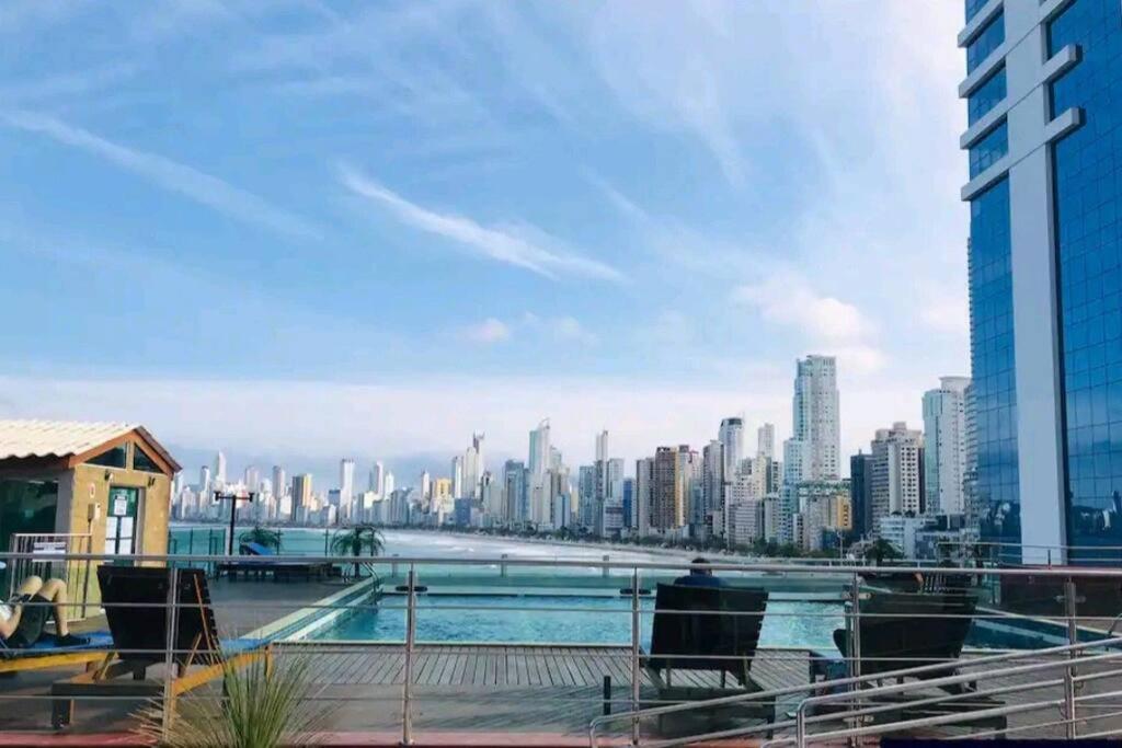 Piscina A Beira-Mar, Tranquilidade E Qualidade No Melhor De Bc Balneário Camboriú エクステリア 写真