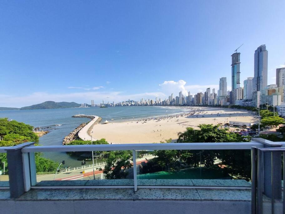 Piscina A Beira-Mar, Tranquilidade E Qualidade No Melhor De Bc Balneário Camboriú エクステリア 写真
